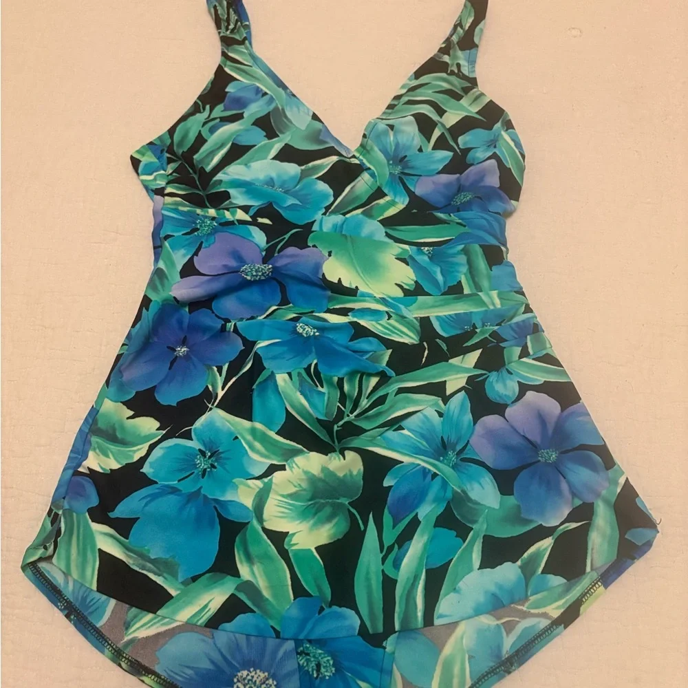 Floral Elegance Women's One Piece Swimsuit - Picture 1 of 8